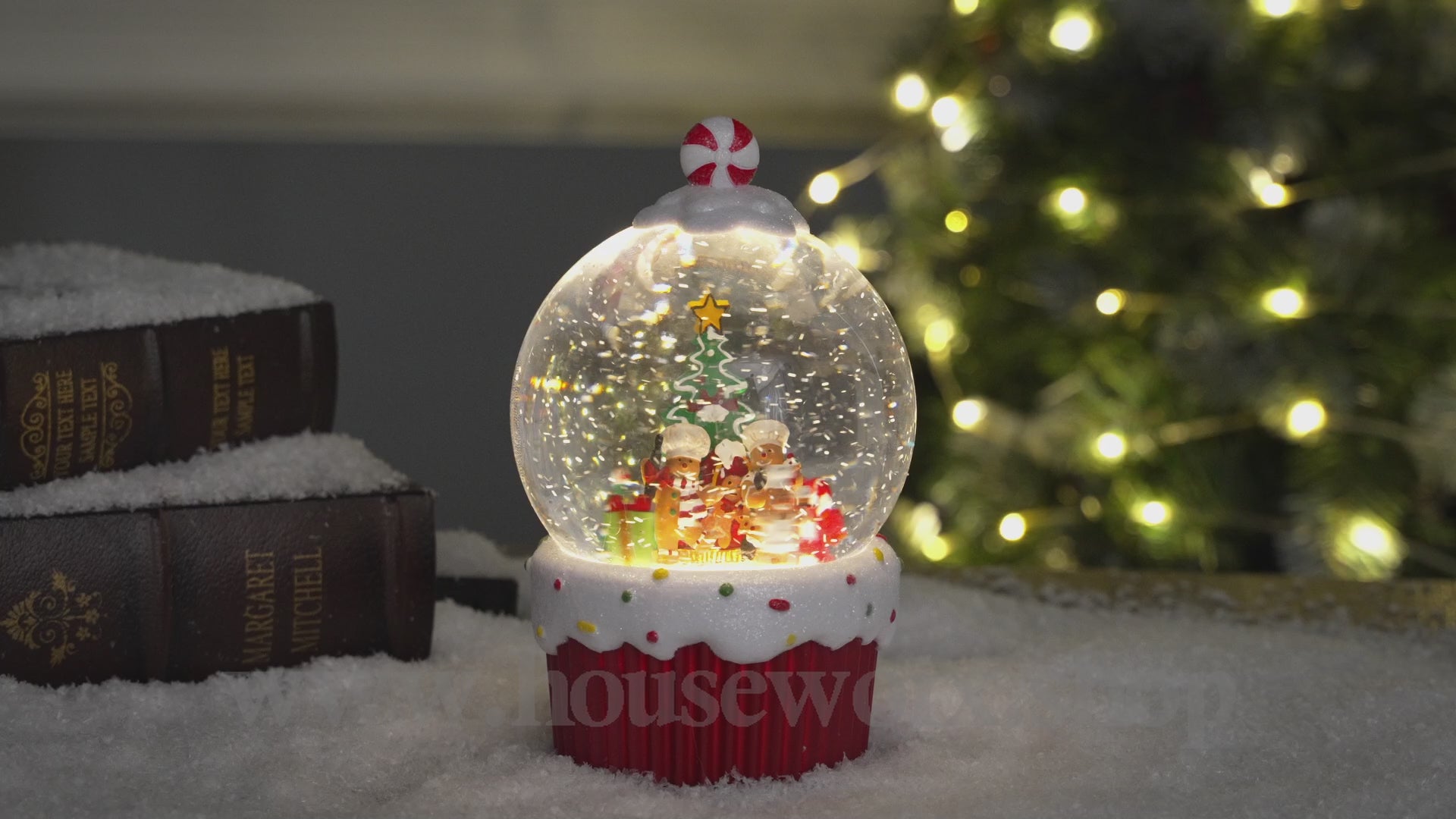 Candy gingerbread cupcake snow globe video