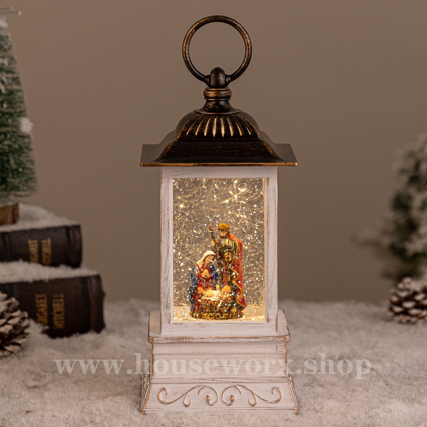 Manhattan Christmas snow globe nativity