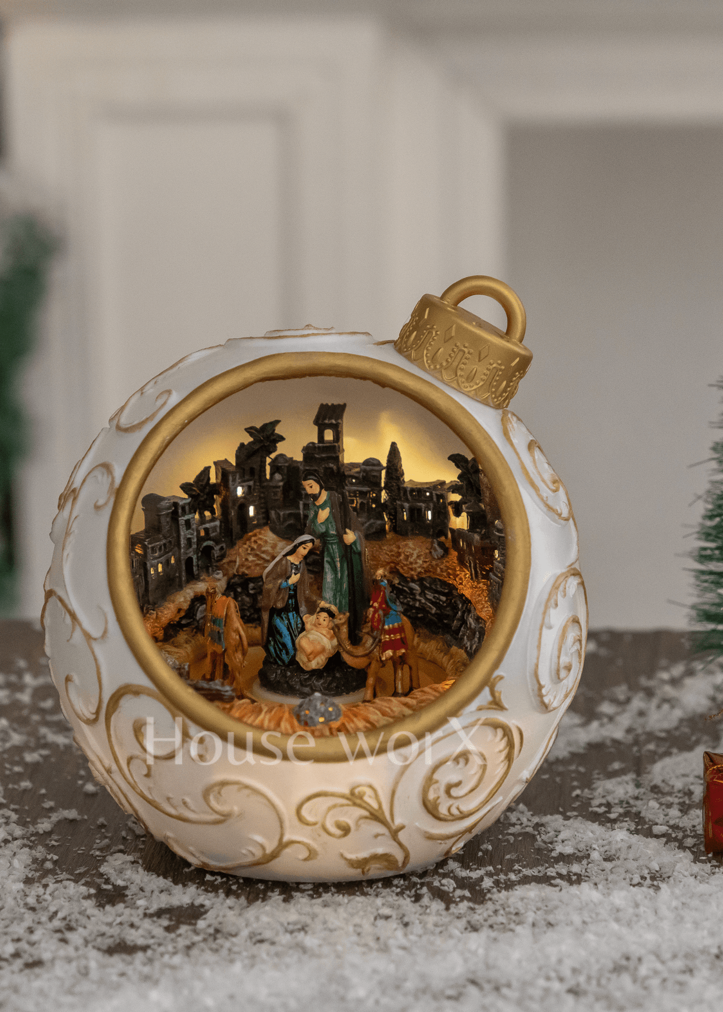 Holiday Lane - Bauble - Medium - Christmas Snow Globes by House worX