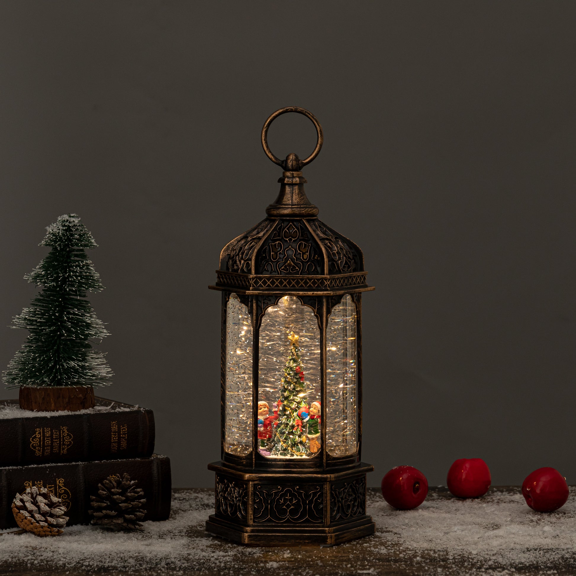 Rotunda Christmas snow globe kids/tree